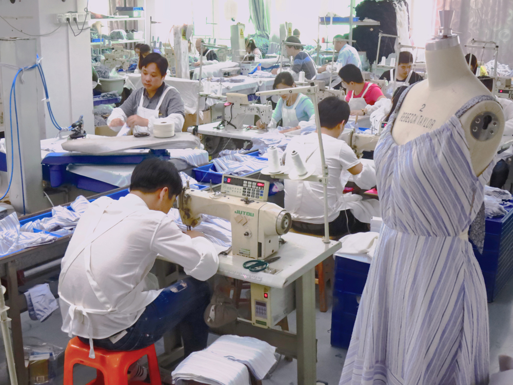 High quality fashion clothes factory.