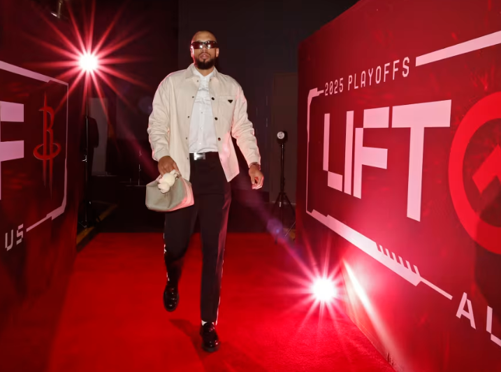 Fashion News Round-Up: What’s Hot This Past Month https://www.protexclothes.com/blog